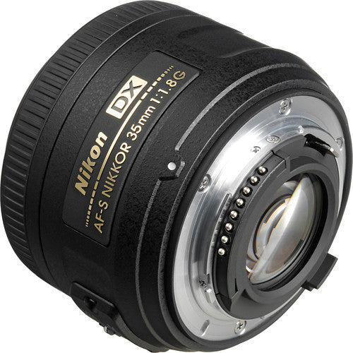 Nikon DX Speedlight Portrait Pack with 35mm f1.8G Lens + SB700 Flash